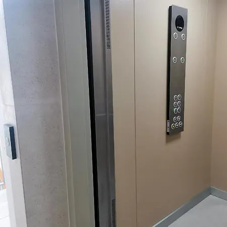 아파트 Comfortable At Quart